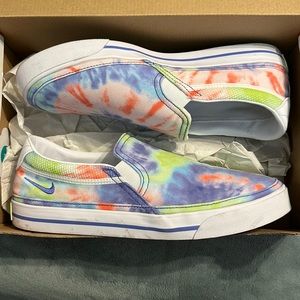 Nike women’s size 11 court legacy slip on tie-dye color